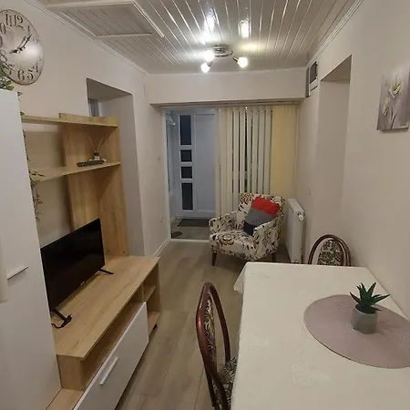 Feriehus къща детелина *